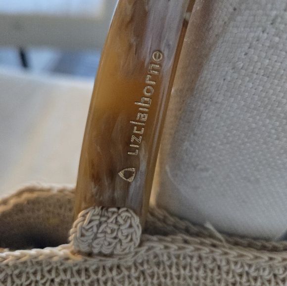 Liz Claiborne Tortoise Handled Knit Handbag - Picture 2 of 5